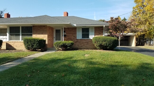 Building Photo - 3043 Mt Holyoke Rd Unit 3043