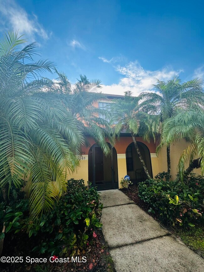 Photo - 890 Luminary Cir