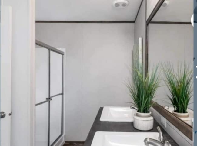 Photo - 7145 S Meridian St