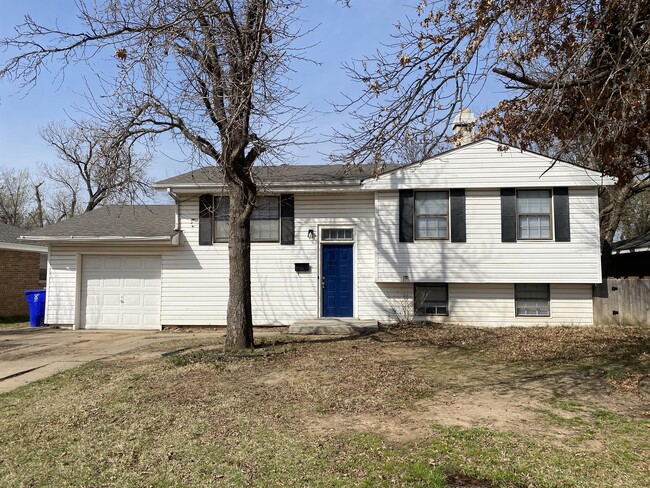 Building Photo - 1623 Denison Dr