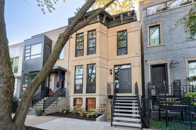 Building Photo - 28 N Throop St Unit 1 Rental