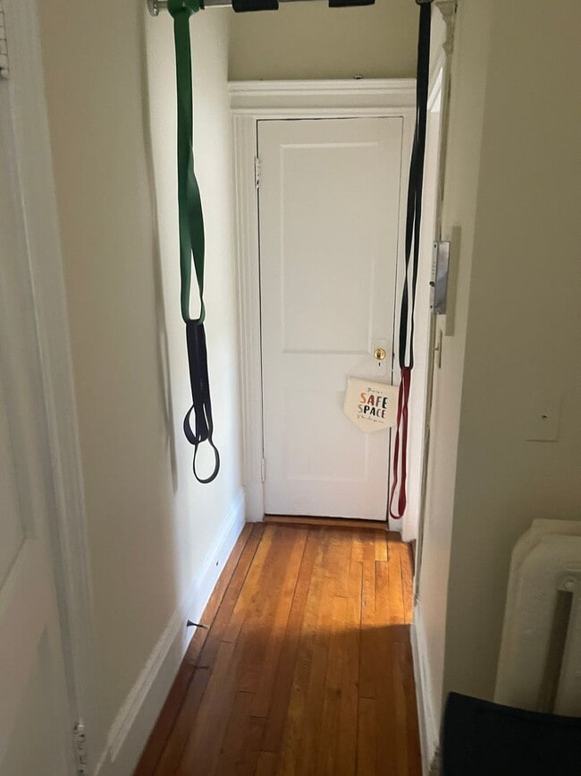 Photo - July 1 Studio No Fee Students Ok  Heat HW Inc No FEE Laundry Close to BU and Green lins