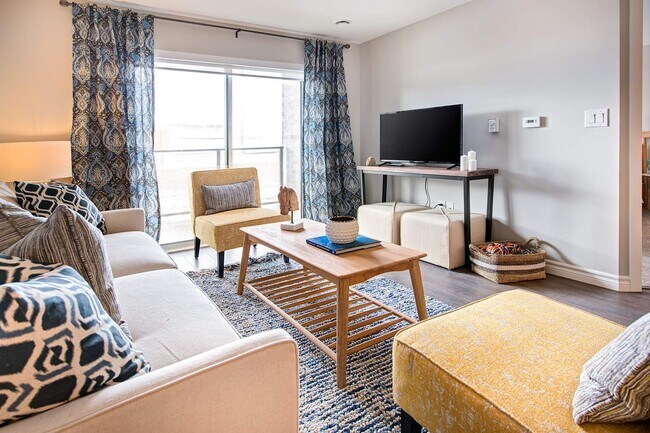 Building Photo - 1042 Paisley Rd