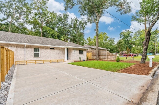 443 Cobb Ave E