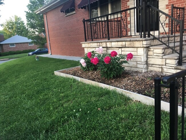 Building Photo - 3700 January Ave