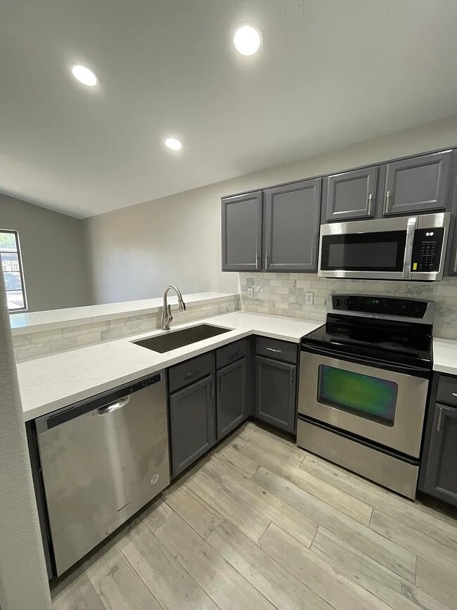 Building Photo - 876 S Nebraska St Unit 81 Rental
