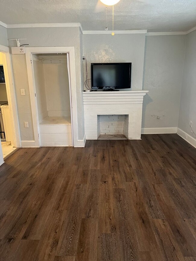 1125 S Ridgewood Ave Unit 1125 B