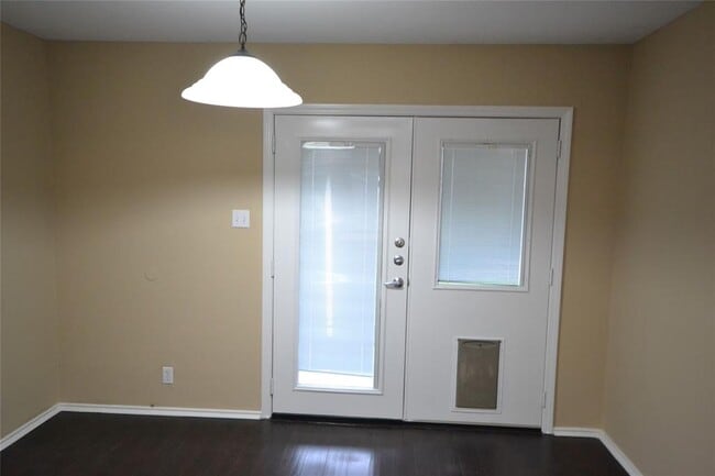 Photo - 2106 Hawksbury Way