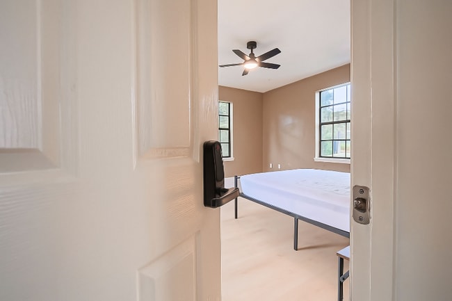 Photo - 512 Mason Ave