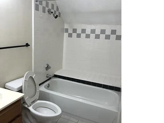 Photo - 9815 Walnut St Unit 102