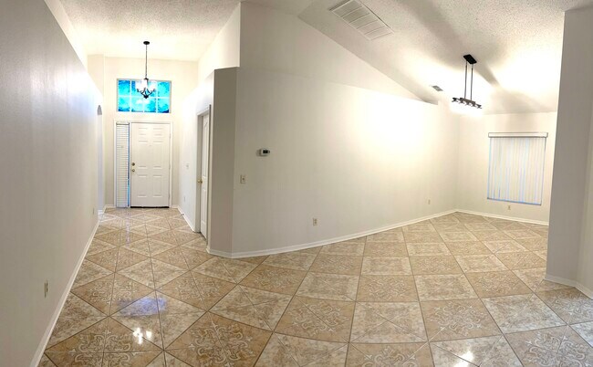 Photo - 13401 White Elk Loop