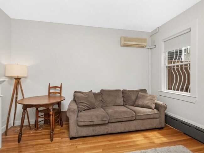 Photo - 249 Bunker Hill St