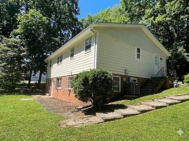 Photo - 731 Miller Ave