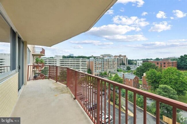 Building Photo - 5353 Columbia Pike Unit 607 Rental