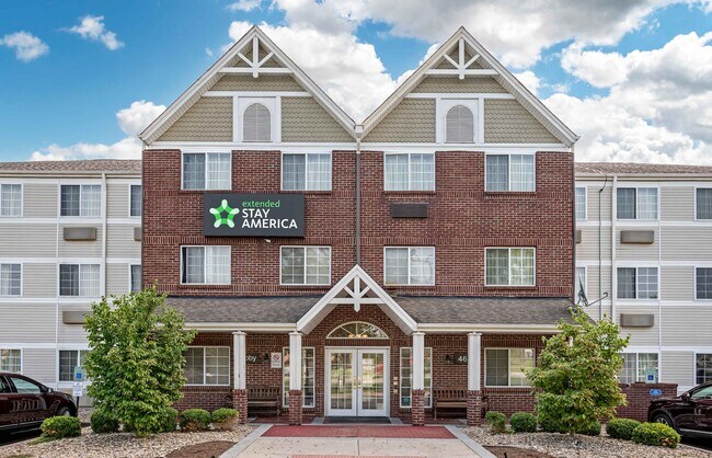 Furnished Studio-Cincinnati - Blue Ash -Reed Hartman