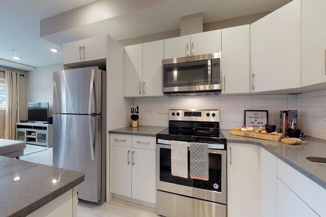 Photo - 10006-383 83 Ave NW