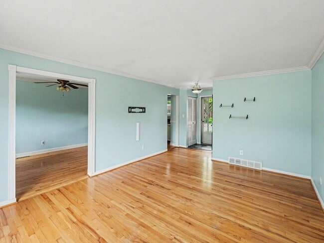 Photo - Beautifully maintained, move in ready 3 bed, 1.5 bath single family home