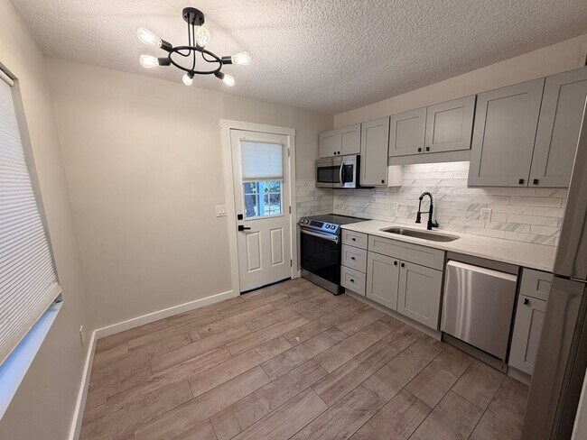 Photo - 1700 Main St Unidad 1700 Main St-  1720