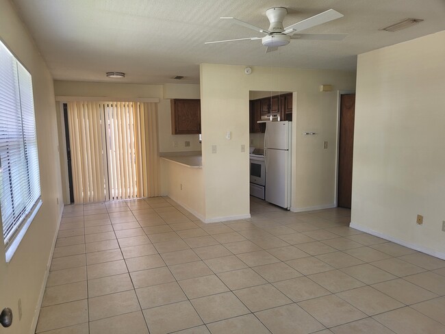 3757 NW Huntsboro St Unit 103