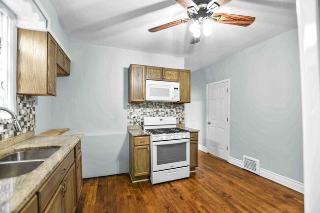 Photo - 1302 S 61st Ave