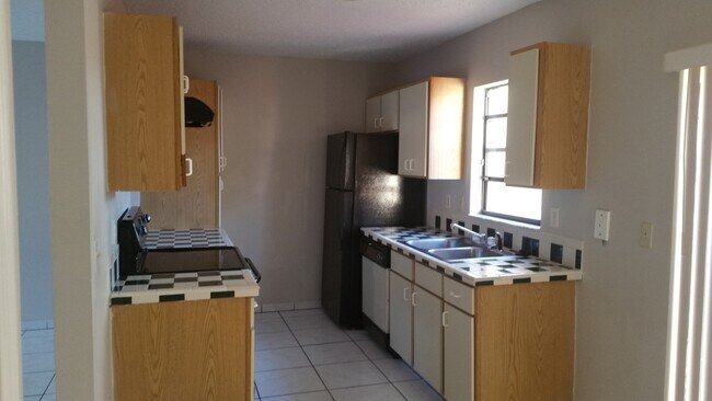 Photo - 3 Bed 2.5 Bath Townhome | Gated Community ...