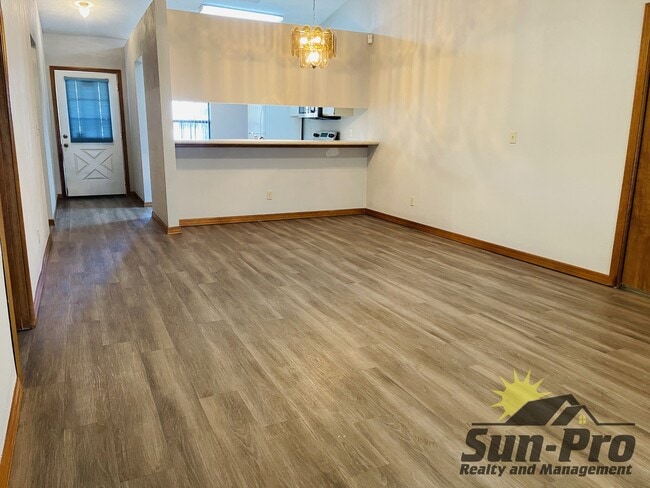 Photo - 1113 Oak Forest Cir