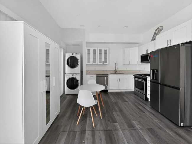 Photo - 418 N La Fayette Park Pl