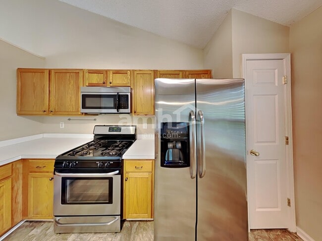 Photo - 375 Bass Way NW