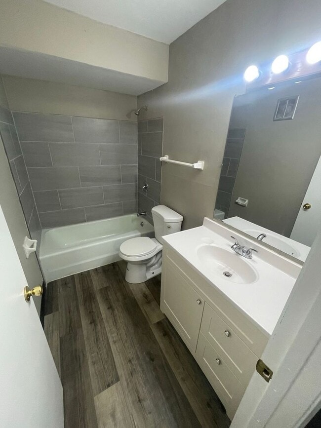 Photo - 1710 Elder St. (10 Unit)