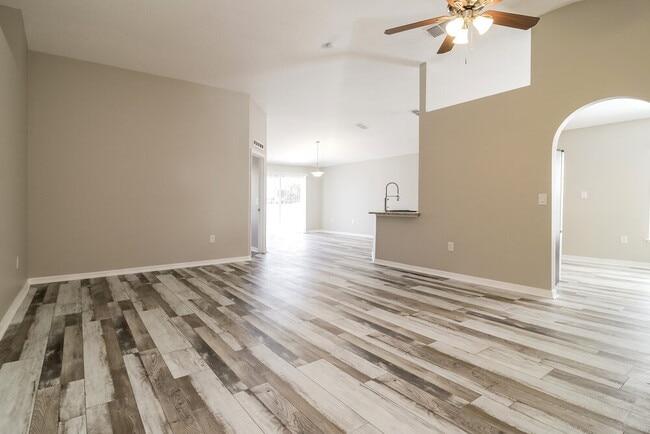 Photo - 2114 Nicollett Way