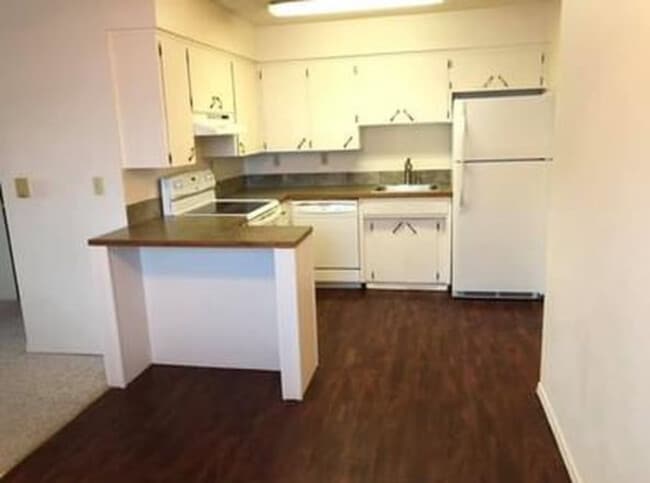 Building Photo - 304 S Pine St Unit 2 Bdrm