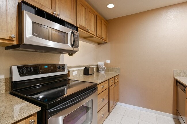 Photo - Fully Furnished One Bedroom, One Bath Read... Unidad 56