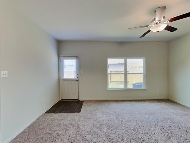 Photo - 105 Pettigrew Ct