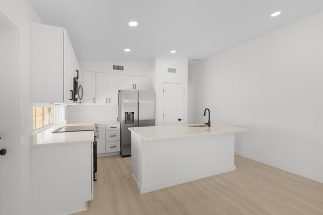 Photo - 29 Masters Dr Unidad B