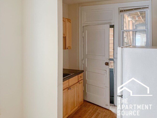 Photo - 2202 W Foster Ave Unidad 2