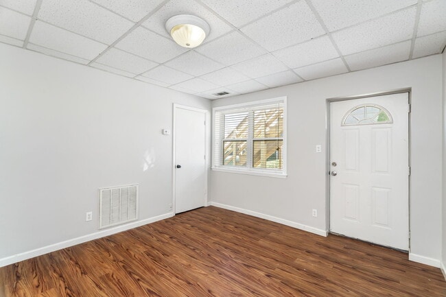 Photo - 2751 Jersey Ave Unit Apt - 4