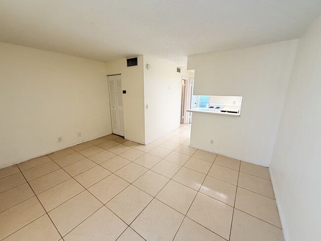 1500 N Congress Ave