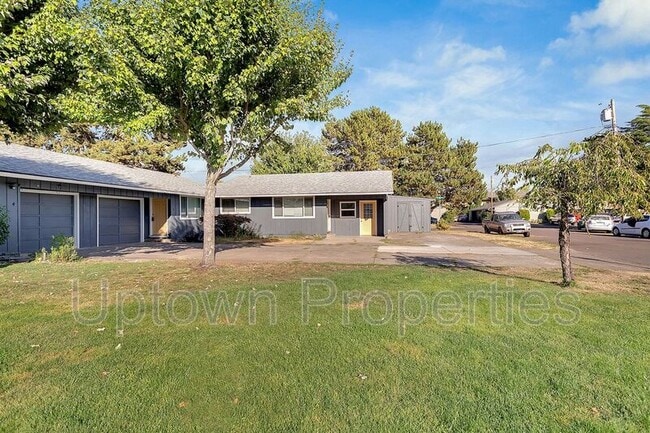 Photo - 1365 SE Cedar St