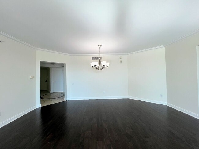 Photo - Turnberry Towers - 2 Bedroom 2 bath over 2...