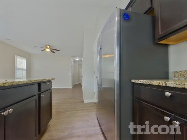 Photo - 323 Springwalk Ln