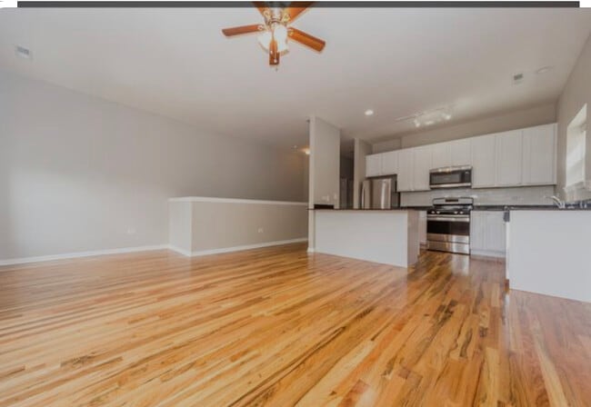 Building Photo - 2524 W Flournoy St Unit 3 Rental