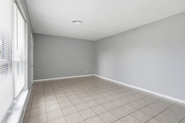 Photo - 344 Pennington Dr