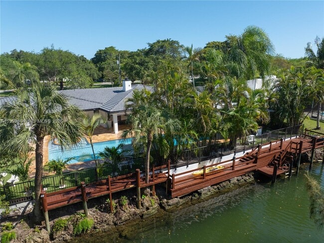 Photo - 5120 Carillo St