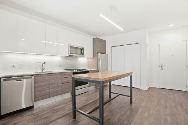 Photo - 422 N Franklin St