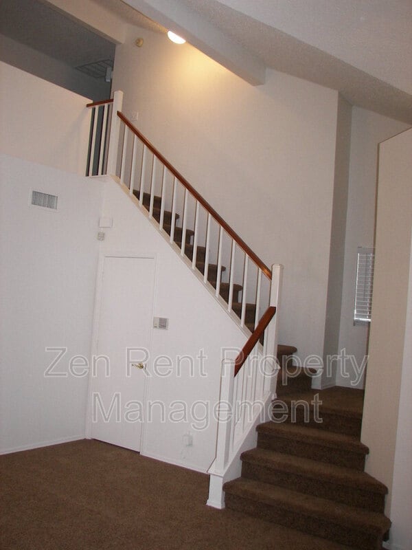 Photo - 1471 E Park Ave