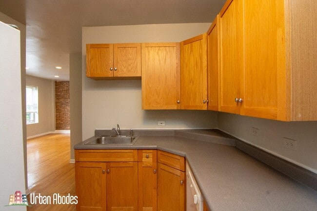 Photo - 4224 N Paulina St Unit J06W