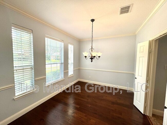 Photo - 1631 Clarke Springs Dr