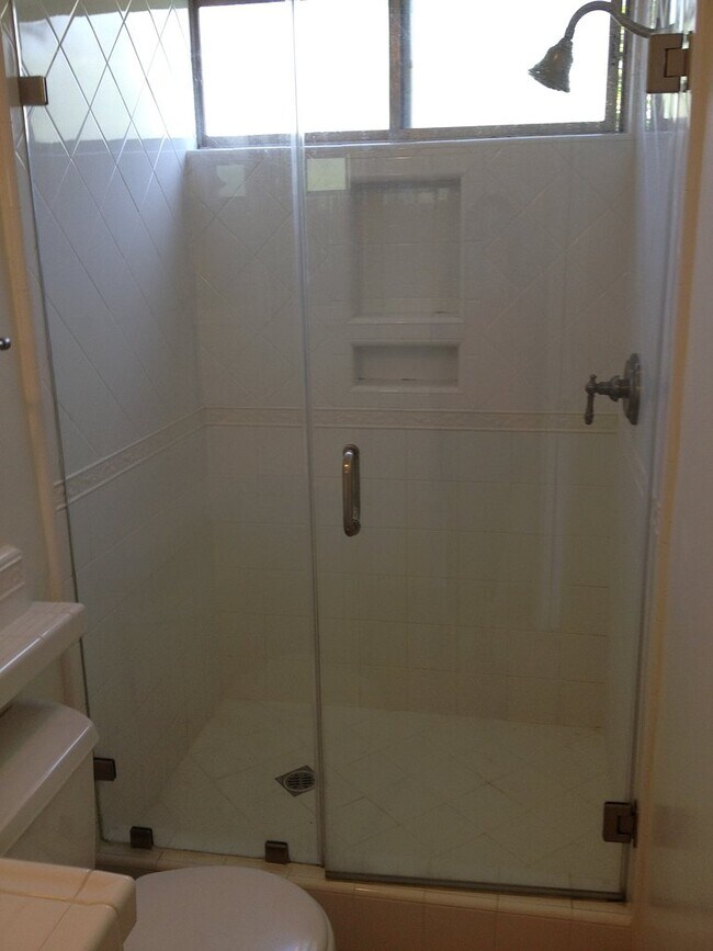 Photo - 954 N Croft Ave
