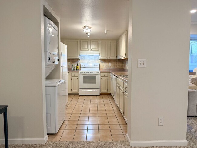 Photo - 12233 W Cross Dr Unit 208