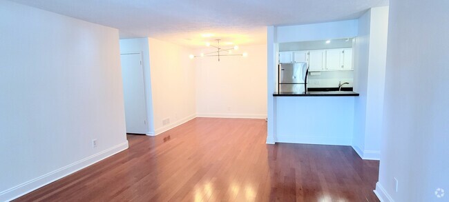 Building Photo - 6818 Glenridge Dr Unit E Rental